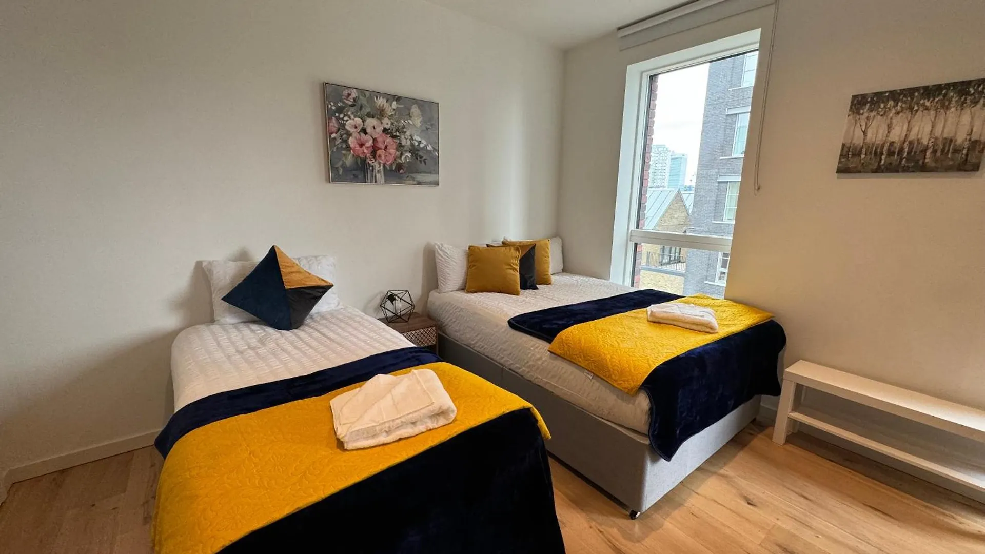 London Luxury Flat With Balcony, River View, O2 Arena, Excel, Canary Wharf, Station Apartment United Kingdom