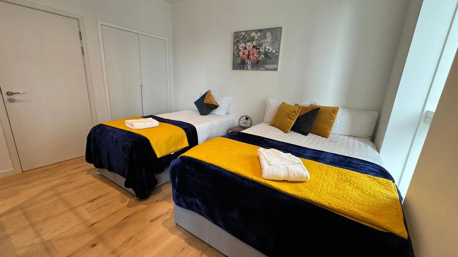 London Luxury Flat With Balcony, River View, O2 Arena, Excel, Canary Wharf, Station Apartment United Kingdom