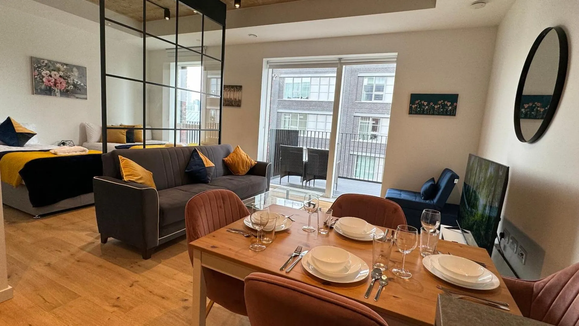 London Luxury Flat With Balcony, River View, O2 Arena, Excel, Canary Wharf, Station Apartment United Kingdom